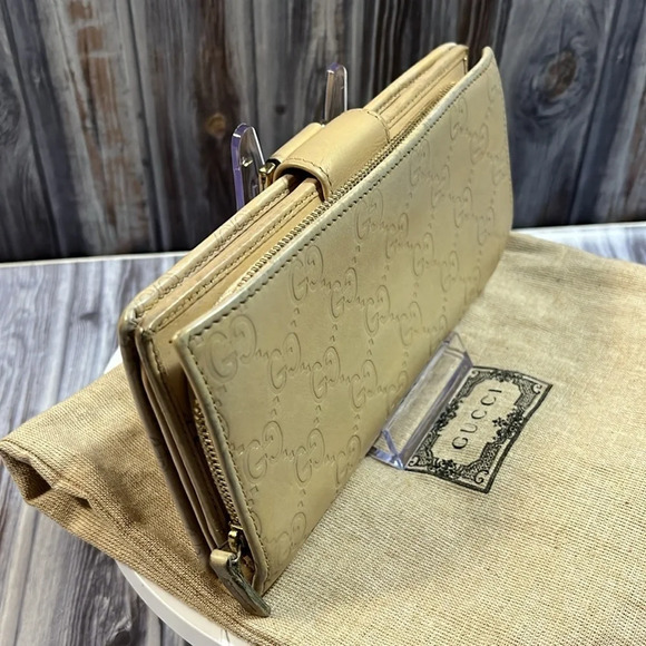 GUCCI CREAM LEATHER BIFOLD ZIP WALLET WITH SIGNATURE HORSE BIT CLASP. - Picture 6 of 16